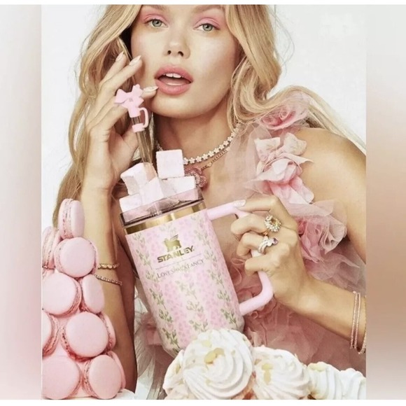 Stanley X LoveShackFancy Quencher Tumbler 40oz Blooming Heirloom New In Box - Picture 2 of 5